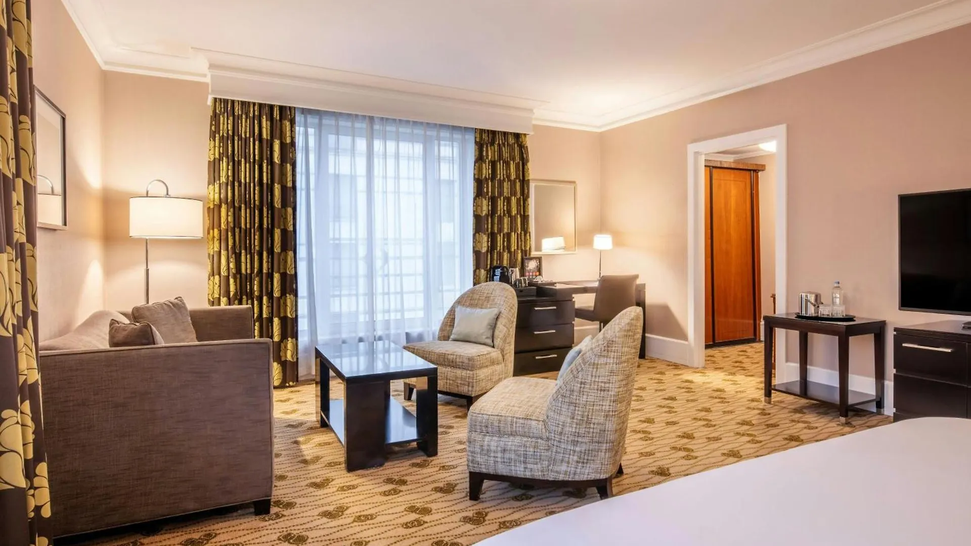 איקסל Renaissance Brussels Hotel