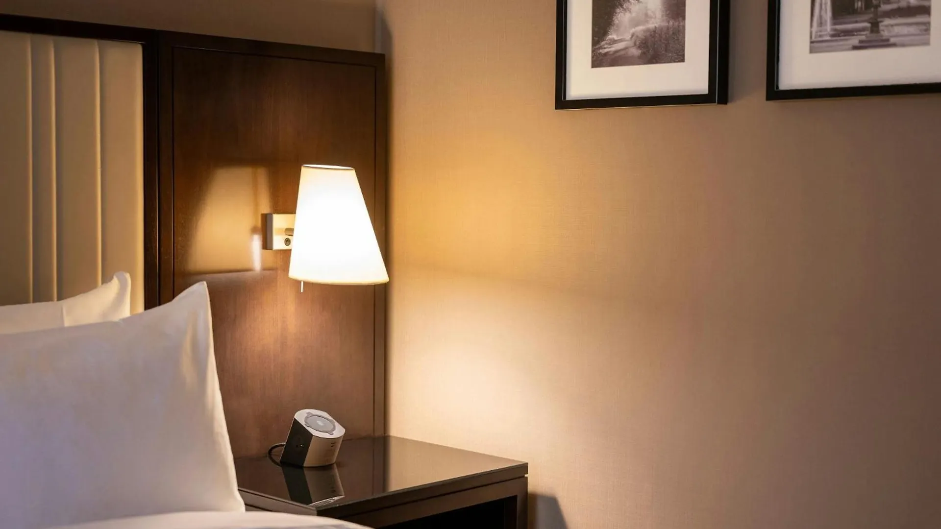 ****  איקסל Renaissance Brussels Hotel בלגיה