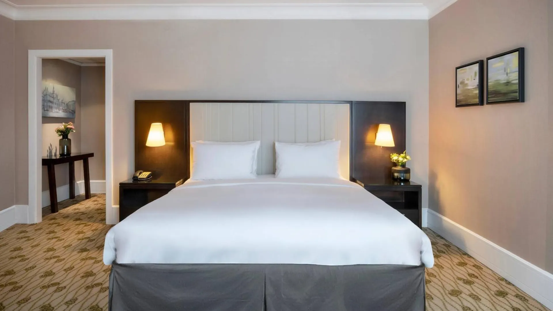 איקסל Renaissance Brussels Hotel בלגיה