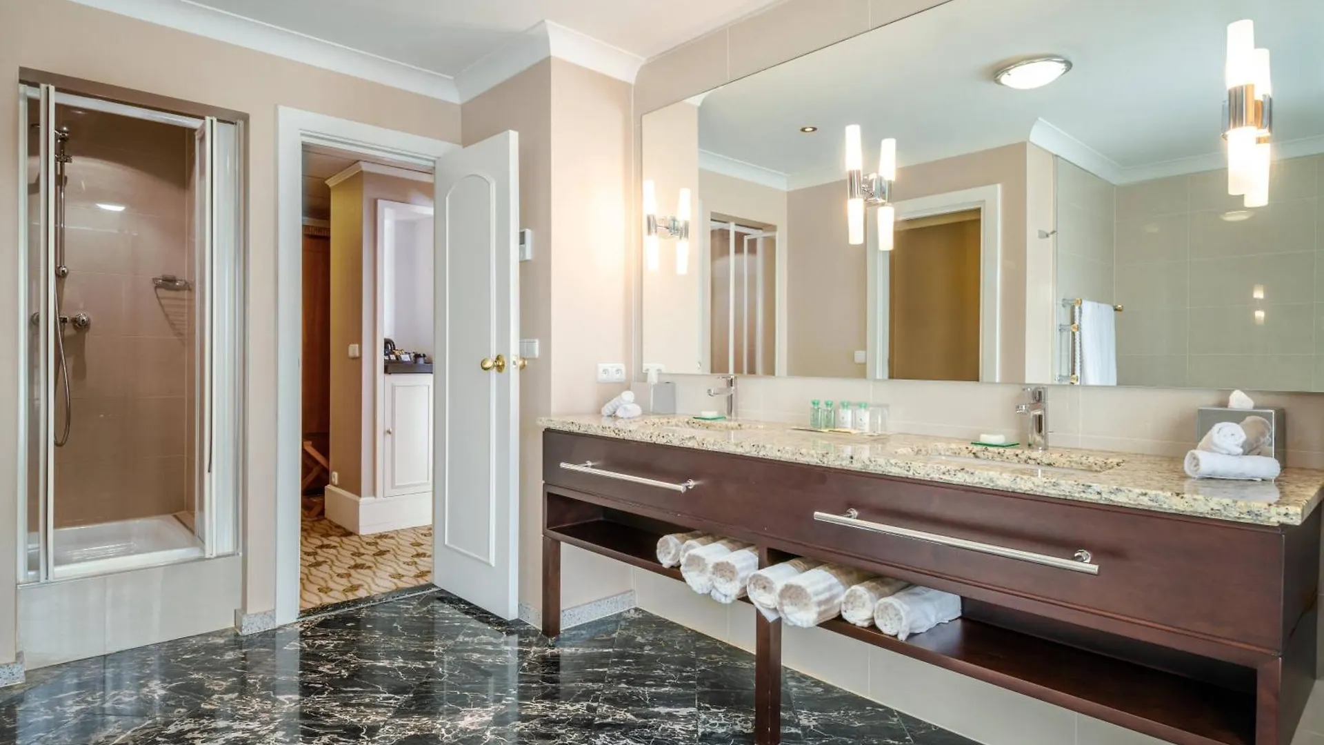 איקסל Renaissance Brussels Hotel בלגיה