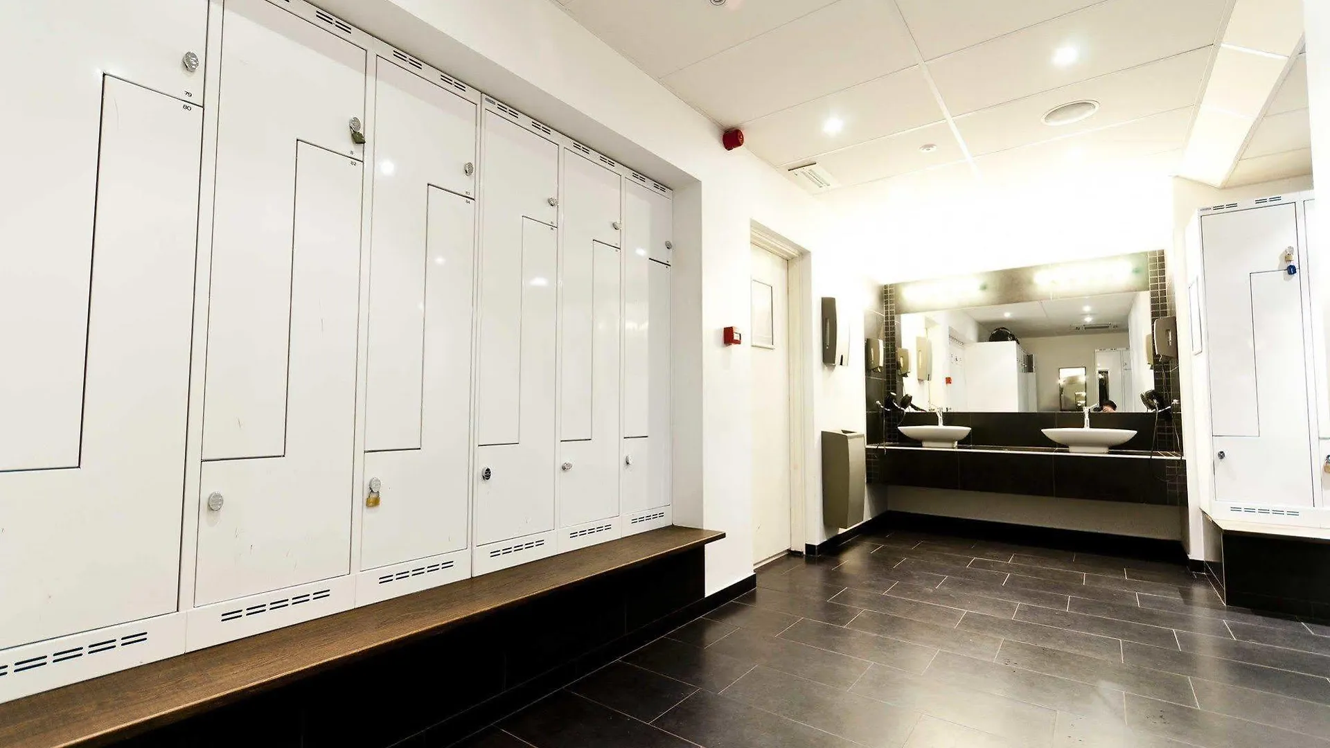 איקסל Renaissance Brussels Hotel 4*,